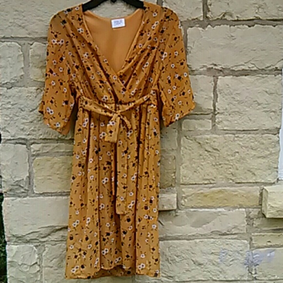 Sienna Sky Dresses & Skirts - Sienna Sky dress size small